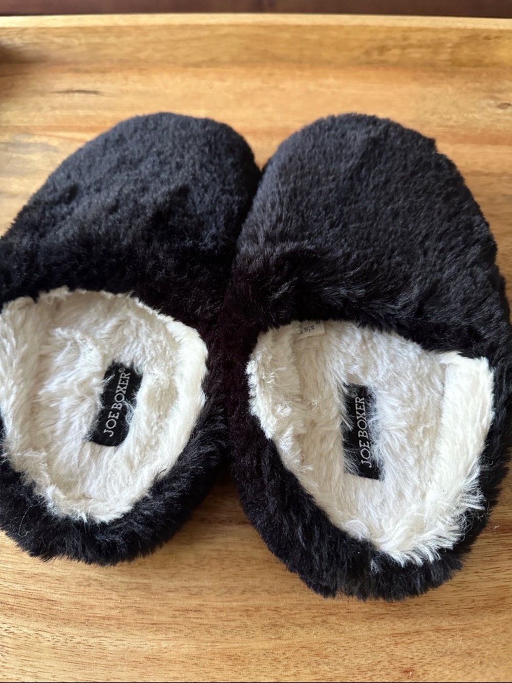 Joe boxer fuzzy house shoes